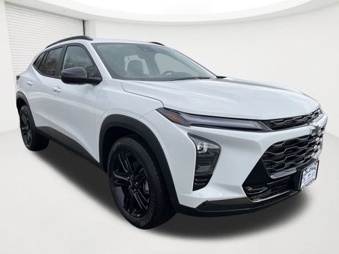 New 2026 Chevrolet Trax ACTIV w/ Sunroof Package image 3