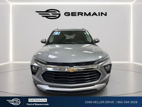 Used 2025 Chevrolet TrailBlazer LT AWD/4WD image 3