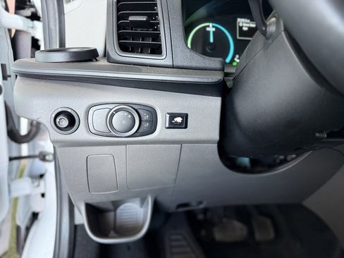 Used 2021 Ford Transit 350 XLT image 18