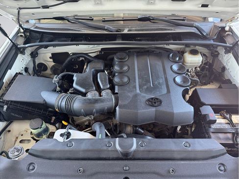 Used 2010 Toyota 4Runner SR5 RWD image 8