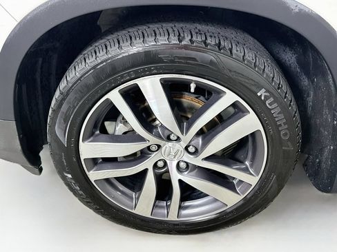 Used 2017 Honda Pilot Touring image 24