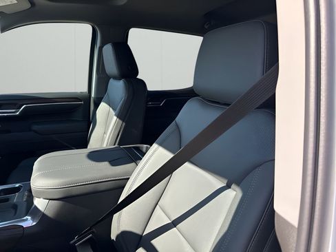 New 2026 GMC Sierra 1500 SLT image 26