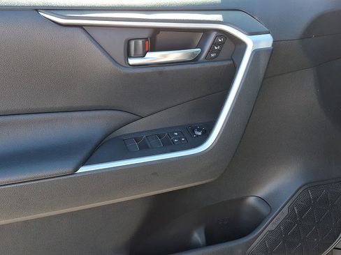 Certified 2021 Toyota RAV4 XLE Premium image 15