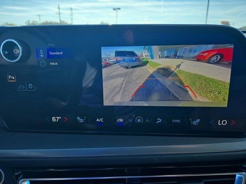 New 2025 Chevrolet Traverse LT image 32