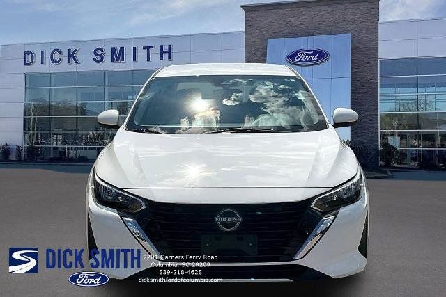 Used 2025 Nissan Sentra SV FWD image 2