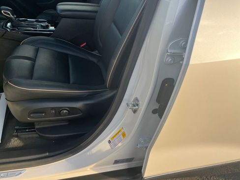 Used 2024 Chevrolet Blazer Premier w/ LPO, Black Grille Bar Package image 20