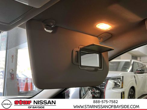 Used 2024 Nissan Rogue SV image 34