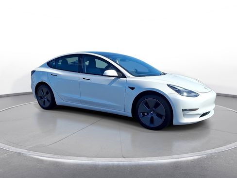 Used 2022 Tesla Model 3 Long Range AWD/4WD image 2