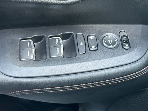 Used 2025 Honda HR-V Sport image 14