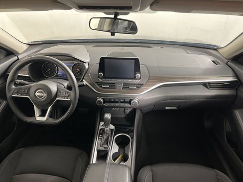 Used 2024 Nissan Altima 2.5 SV image 16