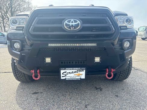 Used 2020 Toyota Tacoma SR5 image 22