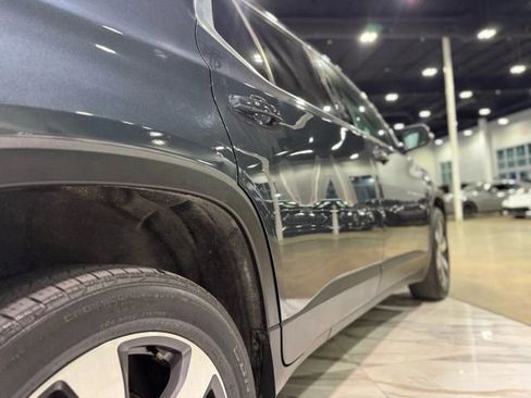 Used 2021 Chevrolet Traverse LT w/ LT Premium Package image 58