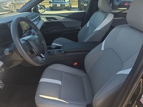 Used 2026 Toyota Camry SE w/ Convenience Package FWD image 15