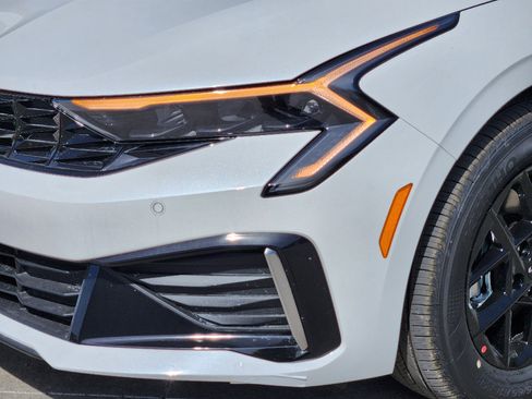 New 2026 Kia K5 LXS image 6