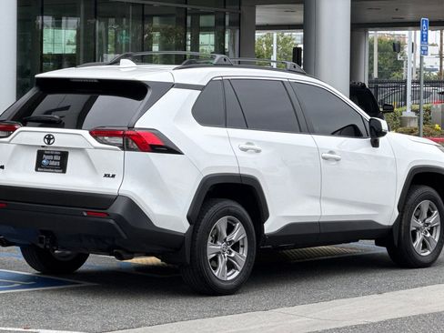 Used 2025 Toyota RAV4 XLE FWD image 4
