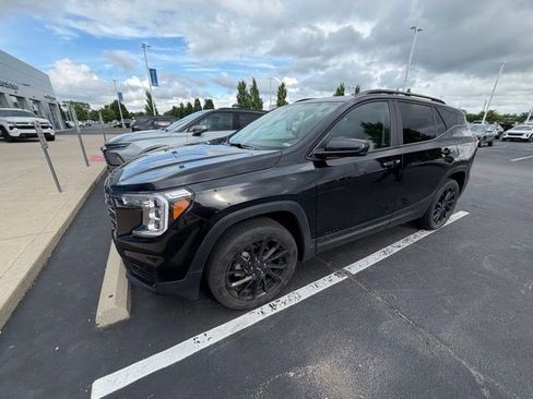 Used 2023 GMC Terrain SLE w/ Driver Convenience Package AWD/4WD image 19