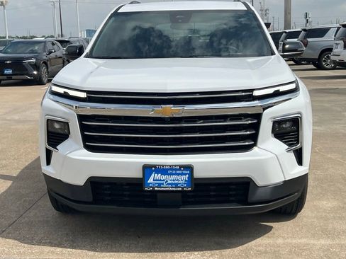 New 2026 Chevrolet Traverse LT FWD image 3