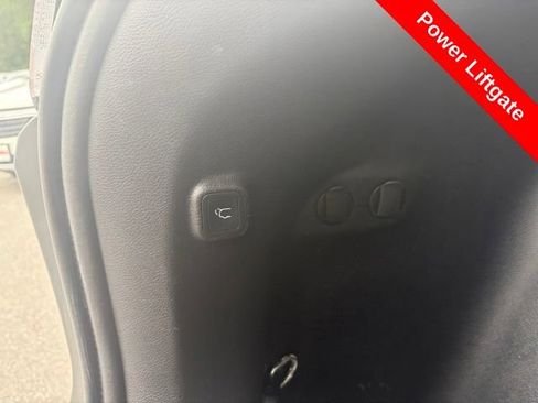 Used 2019 Jeep Cherokee Latitude Plus w/ Comfort/Convenience Group AWD/4WD image 21