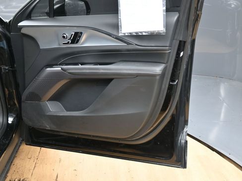 Used 2024 Cadillac Lyriq Tech image 38