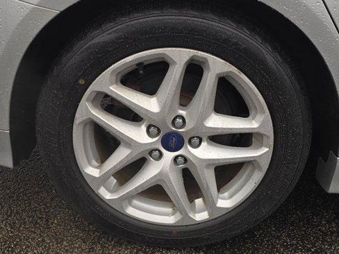 Used 2014 Ford Fusion SE w/ Equipment Group 202A image 5