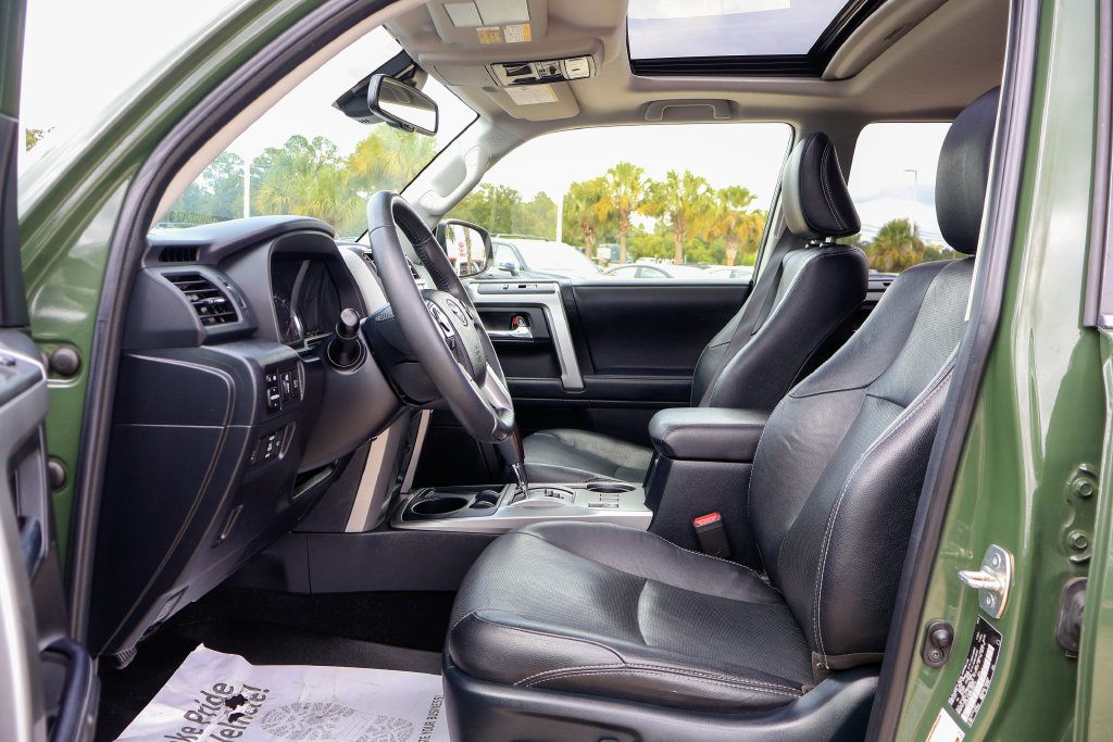 Used 2022 Toyota 4Runner Limited RWD image 9