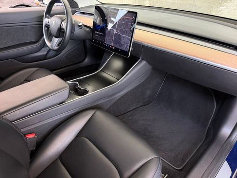 Used 2018 Tesla Model 3 RWD image 16