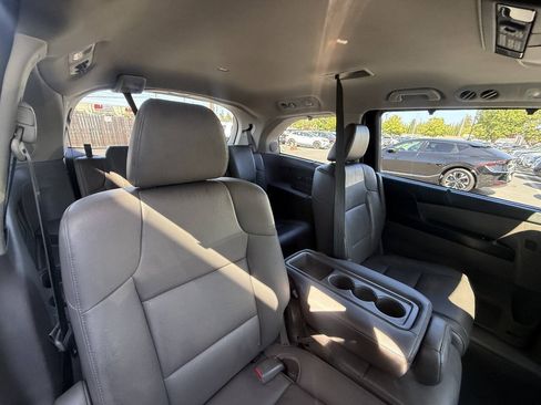 Used 2016 Honda Odyssey Touring Elite image 25