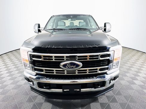 Used 2023 Ford F250 XLT image 2