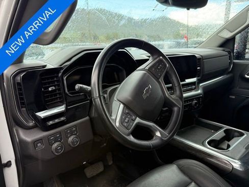 Used 2025 Chevrolet Silverado 3500 LTZ w/ LTZ Plus Package AWD/4WD image 10