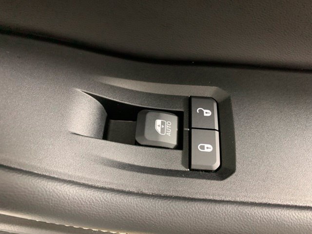 Used 2025 Jeep Grand Cherokee Laredo X w/ Luxury Tech Group I AWD/4WD image 33