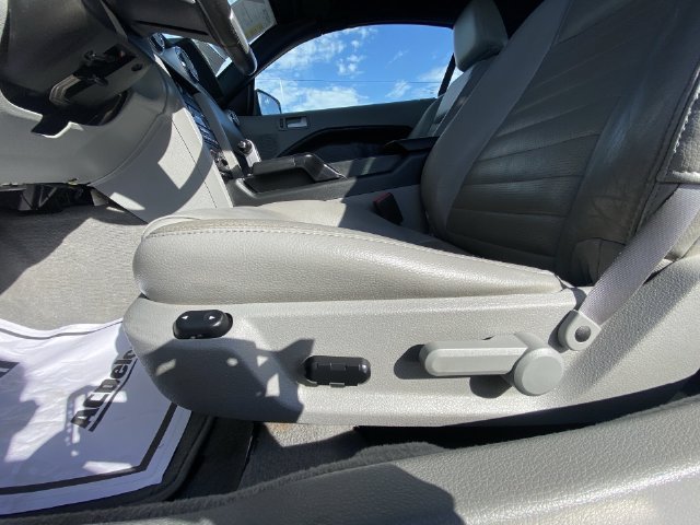 Used 2008 Ford Mustang GT RWD image 12