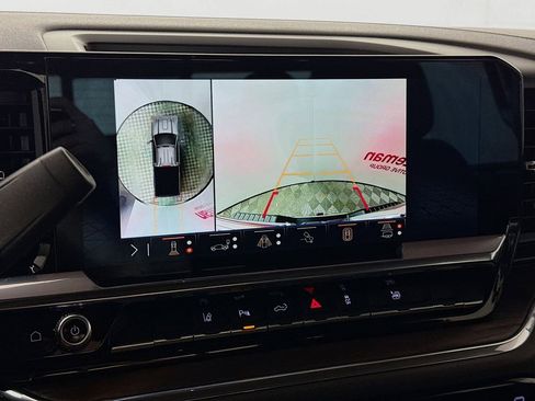 Used 2025 GMC Sierra 2500 SLT w/ SLT Premium Package image 15