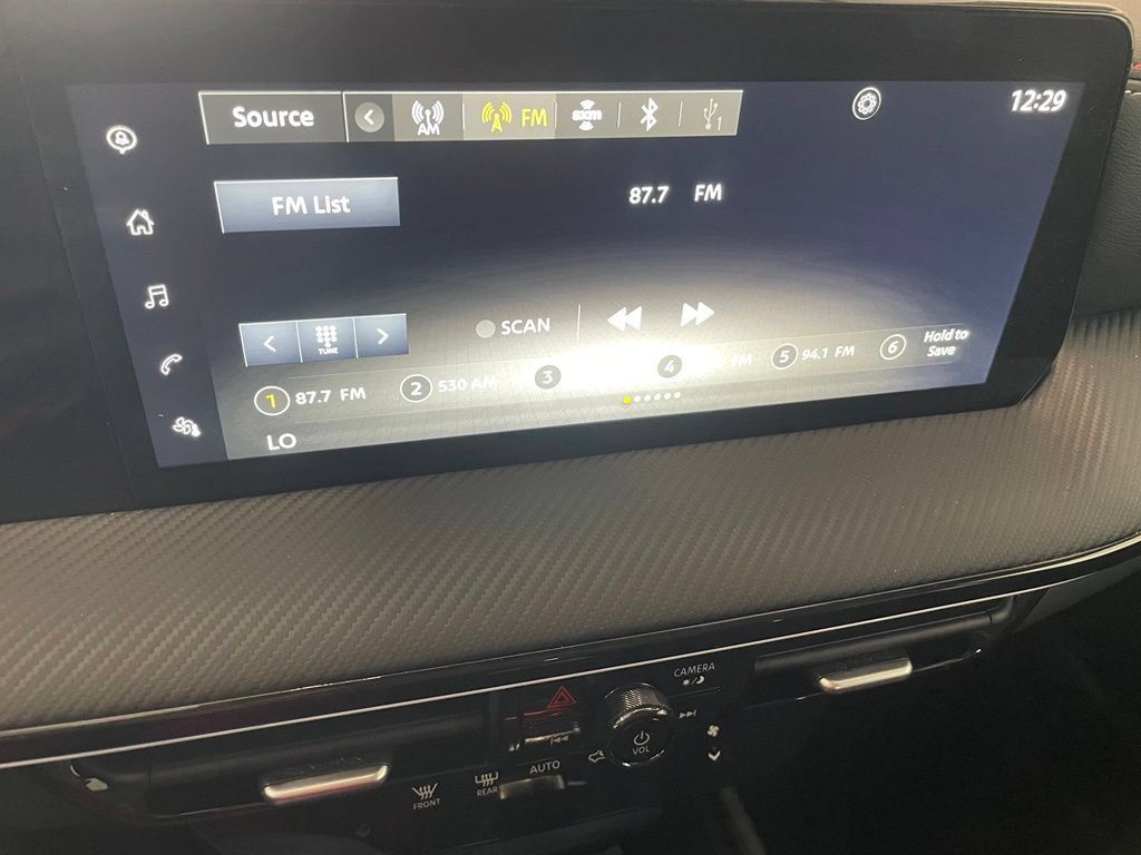 Certified 2025 Nissan Kicks SR FWD image 15