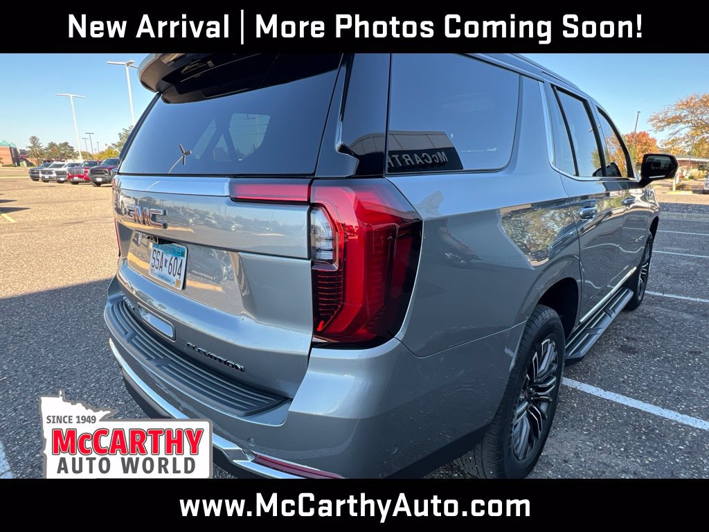 Used 2025 GMC Yukon Elevation w/ LPO, Elevation Black Package AWD/4WD image 7