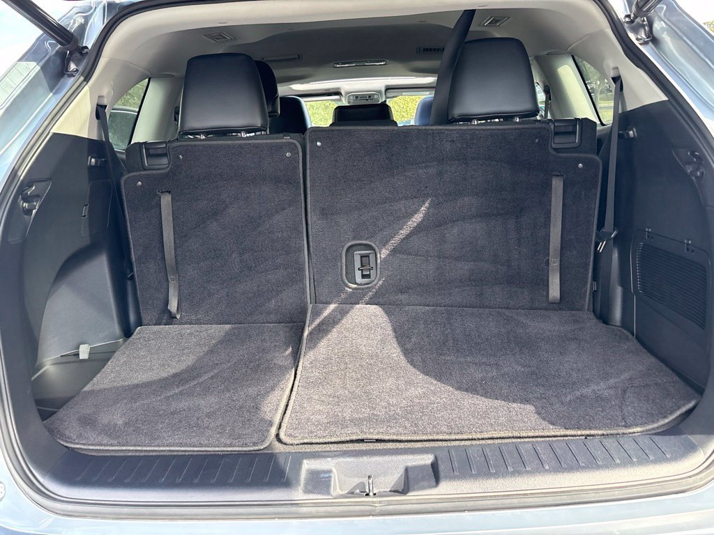 Used 2020 Toyota Highlander XLE FWD image 21