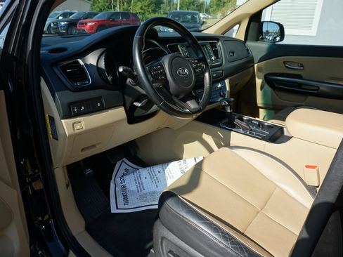 Used 2019 Kia Sedona EX FWD image 14