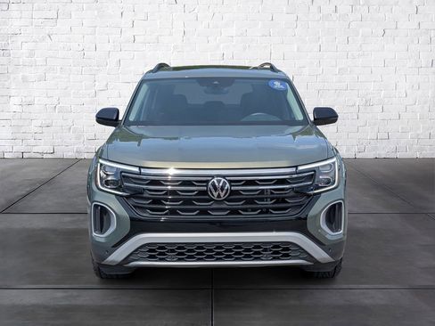 Certified 2025 Volkswagen Atlas Peak Edition SE AWD/4WD image 3