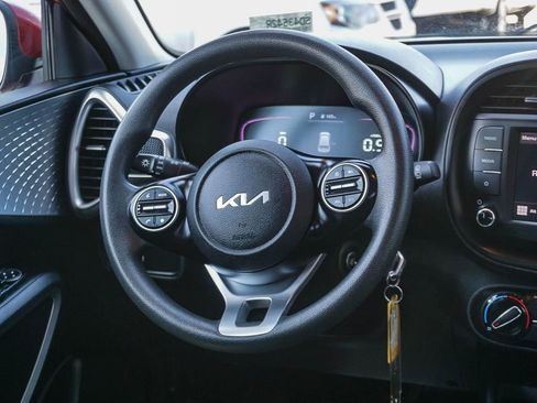 Certified 2023 Kia Soul LX w/ LX Technology Package FWD image 17
