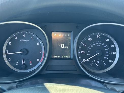 Used 2018 Hyundai Santa Fe Sport image 17