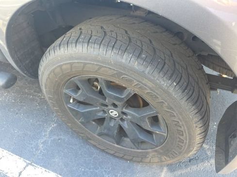 Used 2021 Nissan Frontier SV w/ Midnight Edition Floor Mats RWD image 9