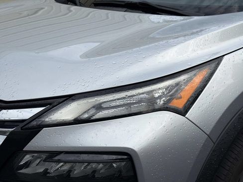 Used 2024 Nissan Rogue S AWD/4WD image 7