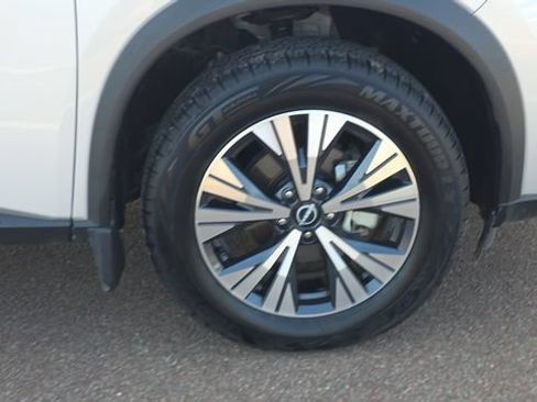 Used 2023 Nissan Rogue SV w/ SV Premium B Package FWD image 32