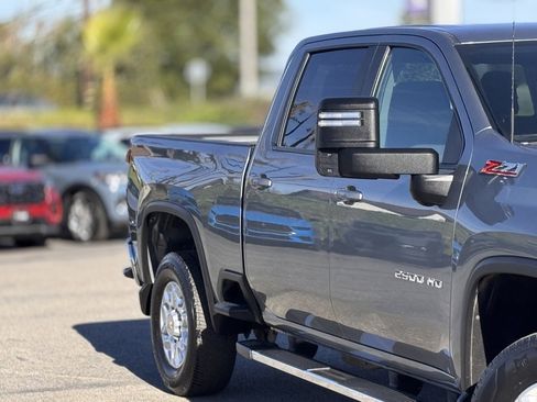 Used 2024 Chevrolet Silverado 2500 LT w/ Convenience Package image 5