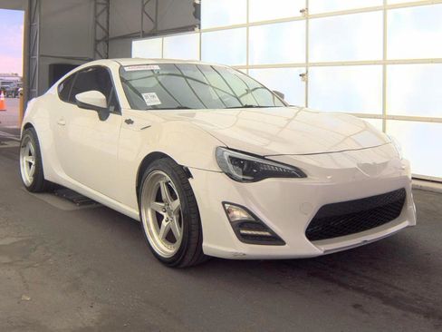 Used 2015 Scion FR-S 2DR COUPE image 6