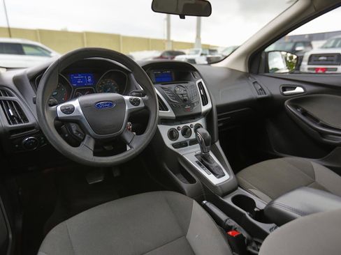 Used 2014 Ford Focus SE FWD image 10