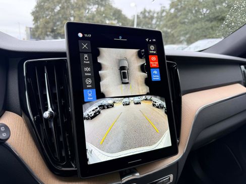 New 2026 Volvo XC60 B5 Plus w/ Protection Package Premier image 23