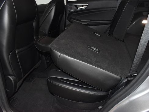 Used 2022 Ford Edge Titanium AWD/4WD image 12