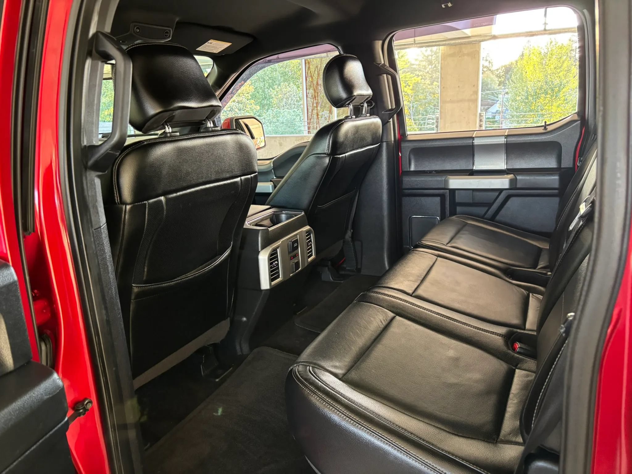 Used 2015 Ford F150 Lariat w/ Equipment Group 502A Luxury AWD/4WD image 23