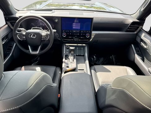 Used 2025 Lexus GX 550 w/ Accessory Package (2T) AWD/4WD image 22
