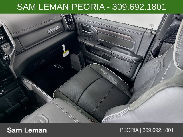 New 2026 RAM 3500 Laramie AWD/4WD image 24